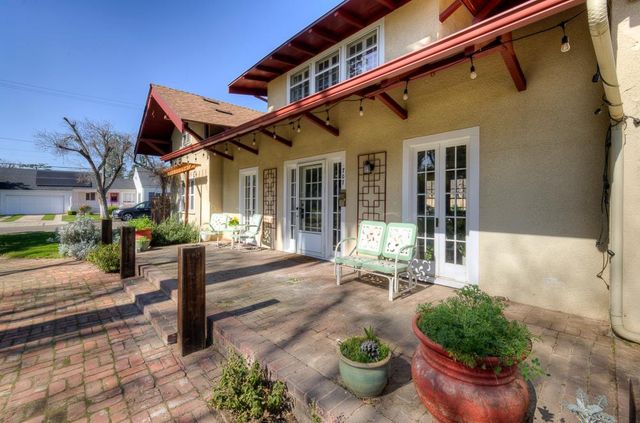 707 E Floradora Avenue, Fresno, CA 93728