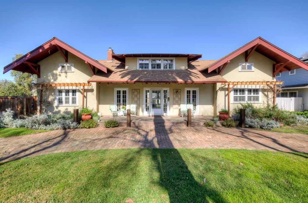 707 E Floradora Avenue, Fresno, CA 93728