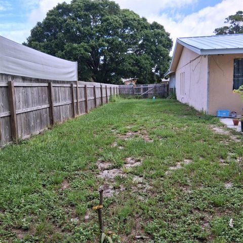 3303 S Avenue S, Fort Pierce, FL 34947