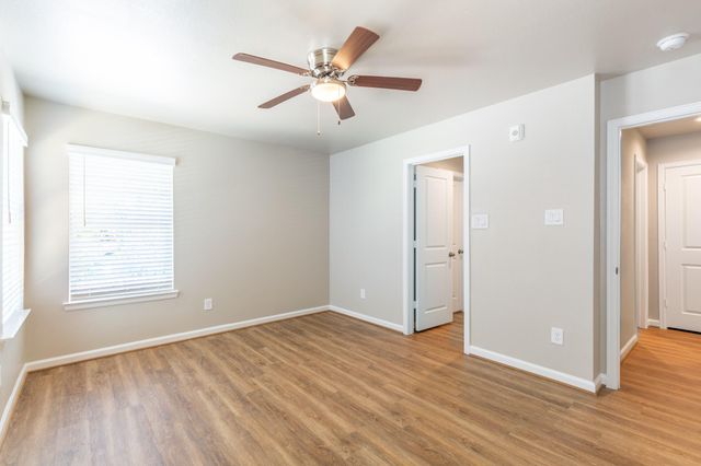 217 Park Place Circle C, Waller, TX 77484