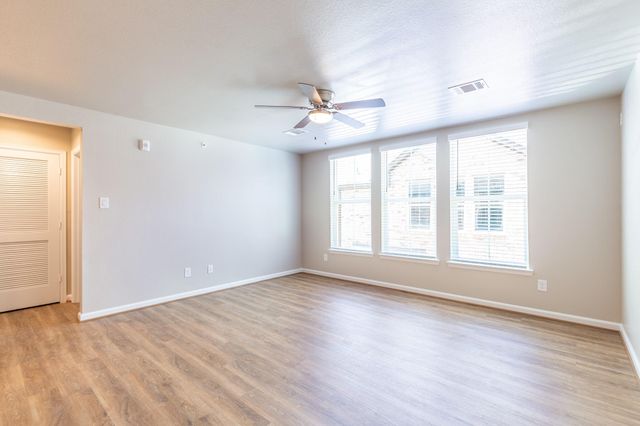 217 Park Place Circle C, Waller, TX 77484