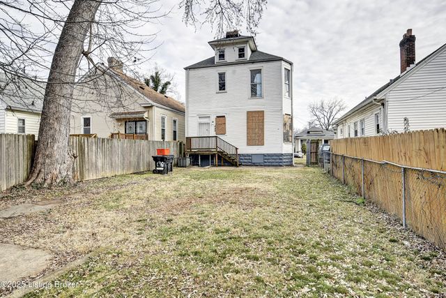 646 S 35th St, Louisville, KY 40211