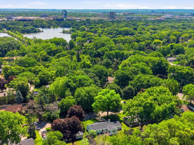 6516 Sherwood Avenue, Edina, MN 55435
