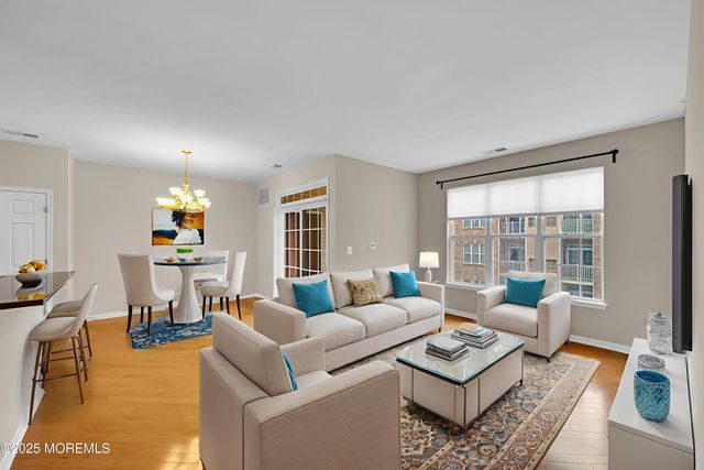 632 Sophee Lane, Lakewood, NJ 08701