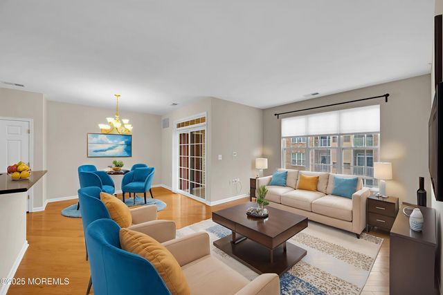 632 Sophee Lane, Lakewood, NJ 08701