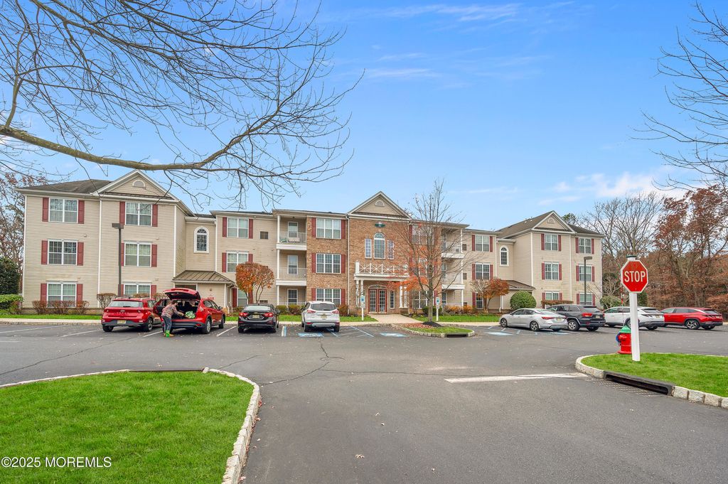 632 Sophee Lane, Lakewood, NJ 08701