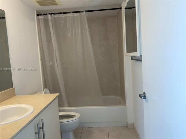7600 Collins Avenue 1008, Miami Beach, FL 33141