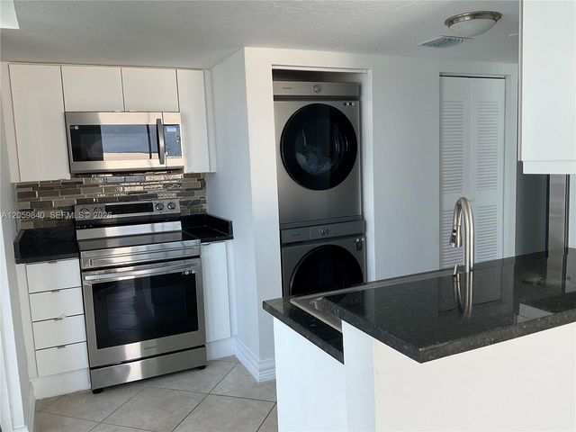 7600 Collins Avenue 1008, Miami Beach, FL 33141