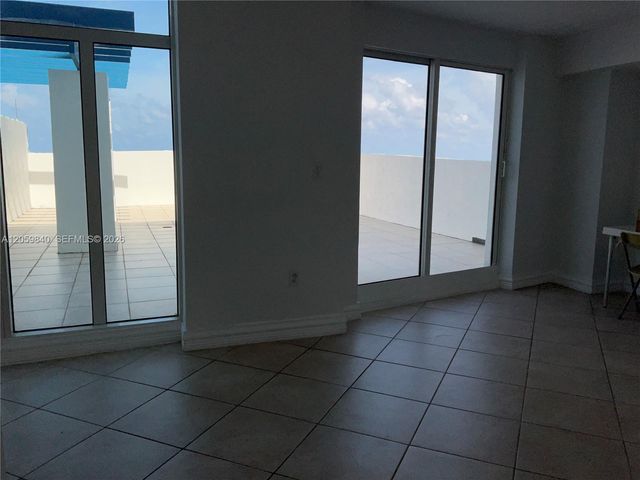 7600 Collins Avenue 1008, Miami Beach, FL 33141