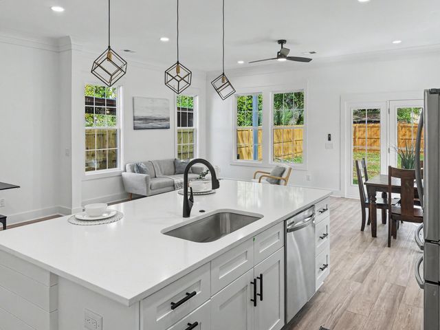 2012 Bolton Street, North Charleston, SC 29406