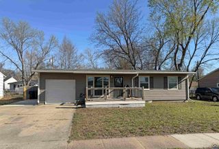 5212 SW 28th ST, Topeka, KS 66614