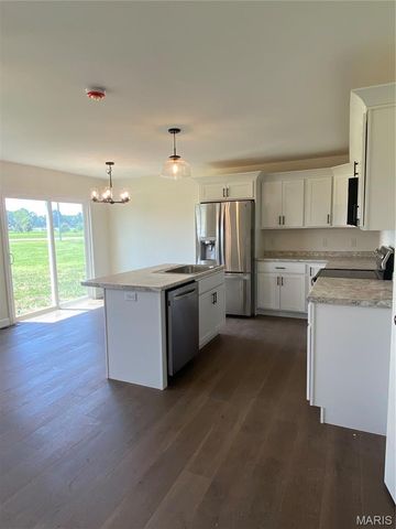1406 Kweit Lane, Greenville, IL 62246