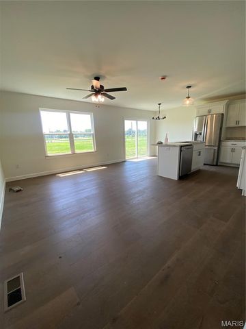 1406 Kweit Lane, Greenville, IL 62246