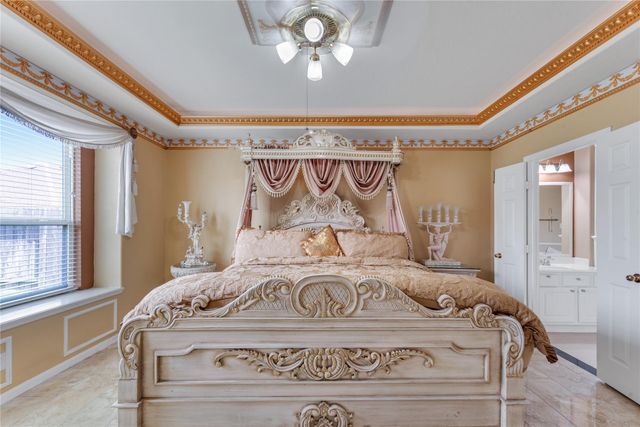 12615 Taylorwood Ln, Houston, TX 77070