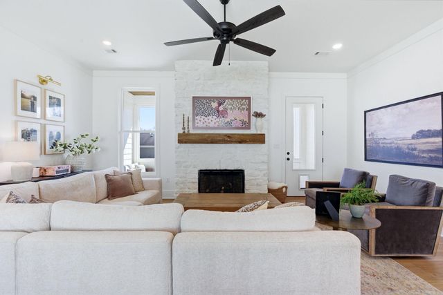 11 W Citron, Bryant, AR 72022