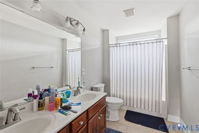 16806 Jennway Ct, Moseley, VA 23120