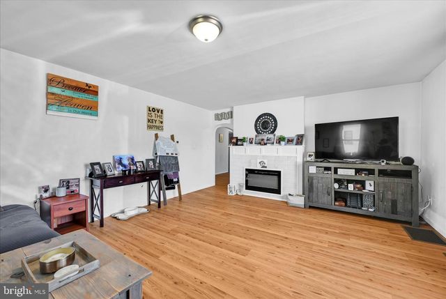 1955 S FORGE RD, Palmyra, PA 17078