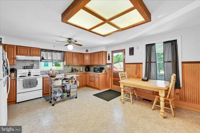 1955 S FORGE RD, Palmyra, PA 17078