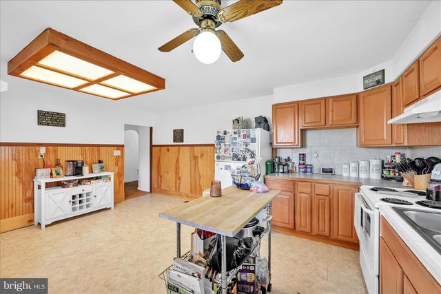 1955 S FORGE RD, Palmyra, PA 17078