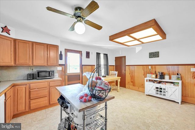 1955 S FORGE RD, Palmyra, PA 17078