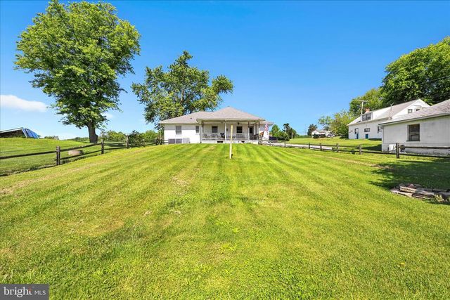 1955 S FORGE RD, Palmyra, PA 17078