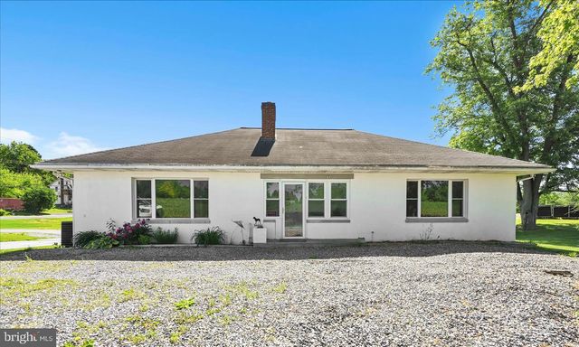 1955 S FORGE RD, Palmyra, PA 17078
