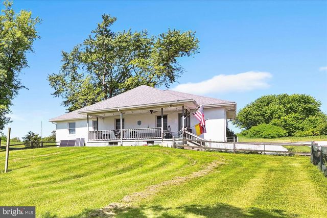 1955 S FORGE RD, Palmyra, PA 17078