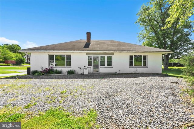 1955 S FORGE RD, Palmyra, PA 17078