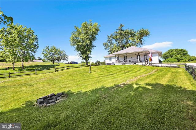 1955 S FORGE RD, Palmyra, PA 17078