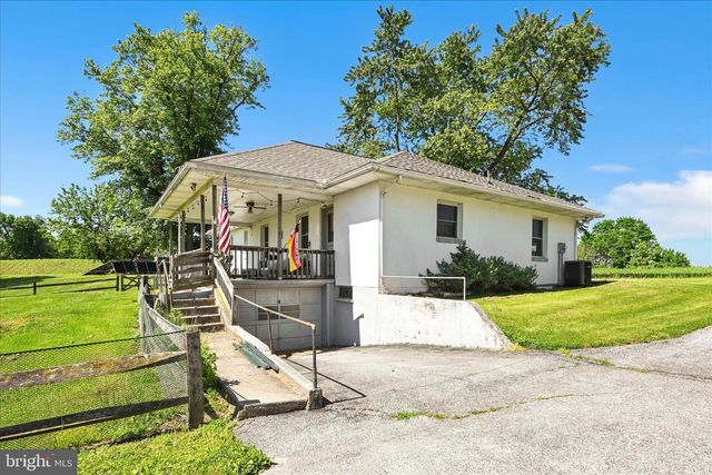 1955 S FORGE RD, Palmyra, PA 17078