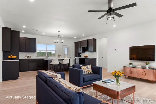 108 Michael, Calera, OK 74730