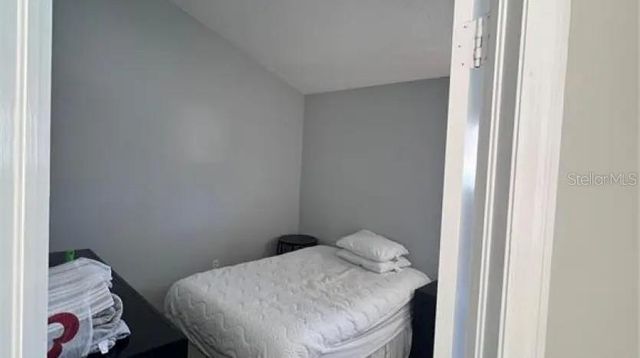 418 HENDERSON AVENUE, Seffner, FL 33584