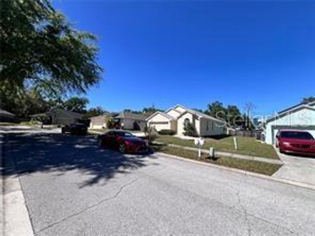 418 HENDERSON AVENUE, Seffner, FL 33584