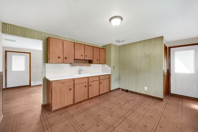82 Basswood Drive, Middletown, CT 06457