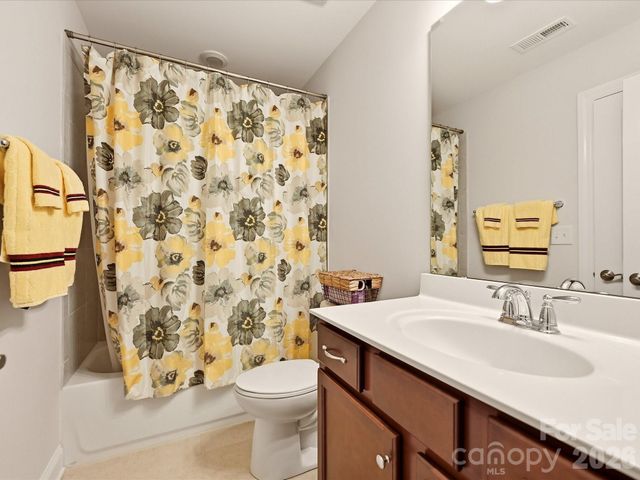 7569 Short Putt Court, Charlotte, NC 28215