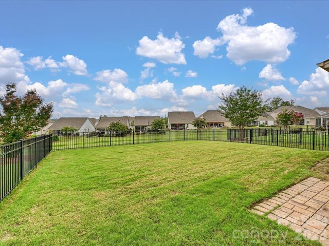 7569 Short Putt Court, Charlotte, NC 28215