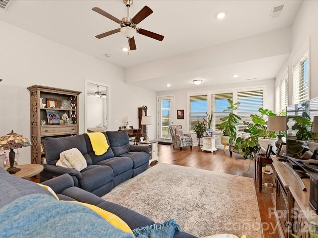 7569 Short Putt Court, Charlotte, NC 28215