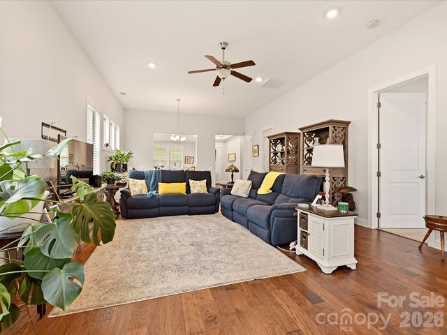 7569 Short Putt Court, Charlotte, NC 28215