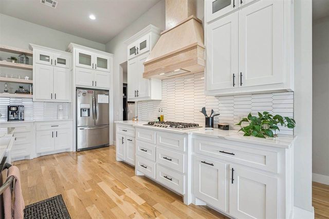 7590 NE Highland Hills Dr, Elgin, OK 73538