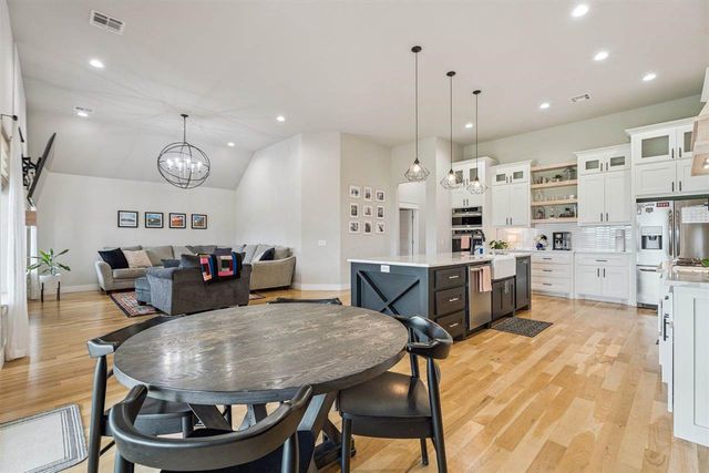 7590 NE Highland Hills Dr, Elgin, OK 73538