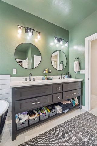 7590 NE Highland Hills Dr, Elgin, OK 73538