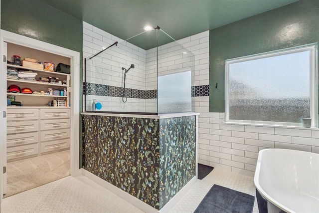 7590 NE Highland Hills Dr, Elgin, OK 73538