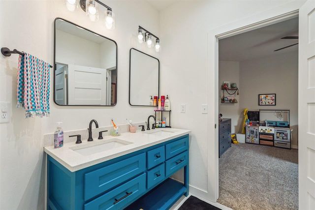 7590 NE Highland Hills Dr, Elgin, OK 73538