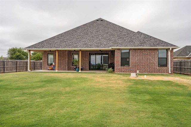 7590 NE Highland Hills Dr, Elgin, OK 73538