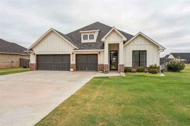 7590 NE Highland Hills Dr, Elgin, OK 73538