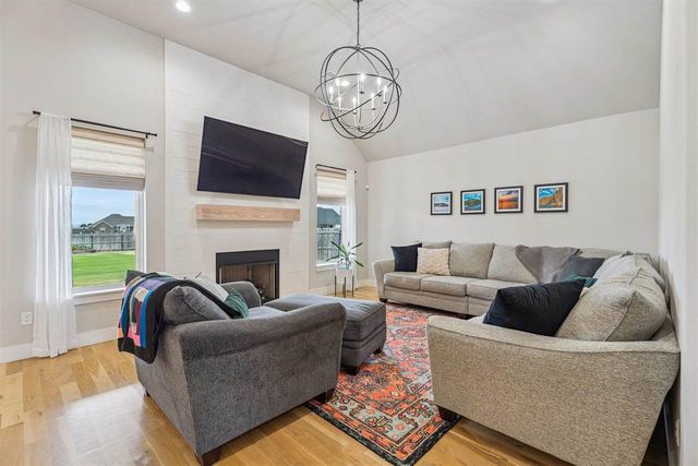 7590 NE Highland Hills Dr, Elgin, OK 73538