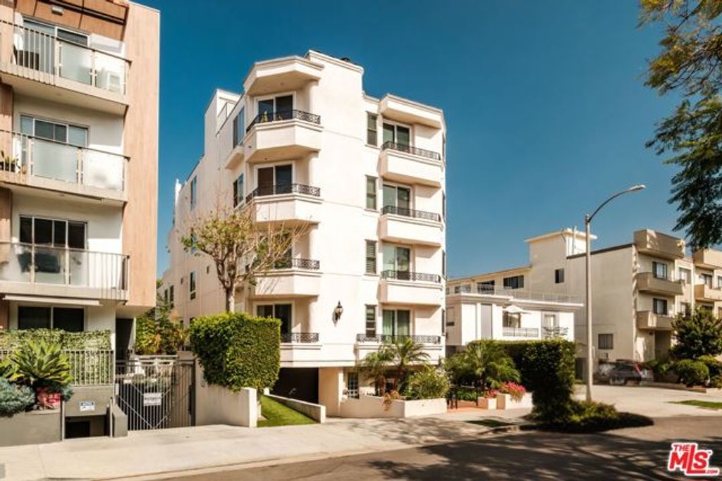 2030 S Bentley Avenue 200, Los Angeles, CA 90025