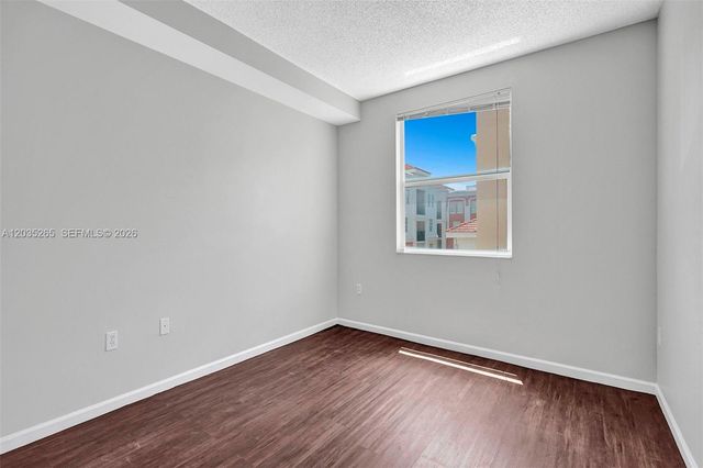 17150 N Bay Road 2802, Sunny Isles Beach, FL 33160