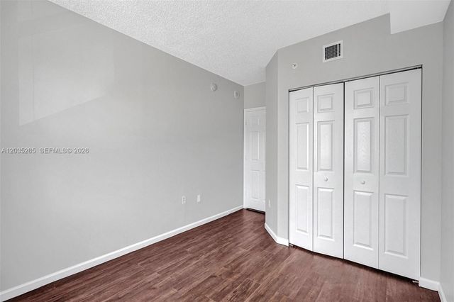 17150 N Bay Road 2802, Sunny Isles Beach, FL 33160
