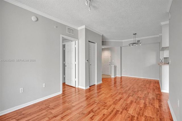 17150 N Bay Road 2802, Sunny Isles Beach, FL 33160